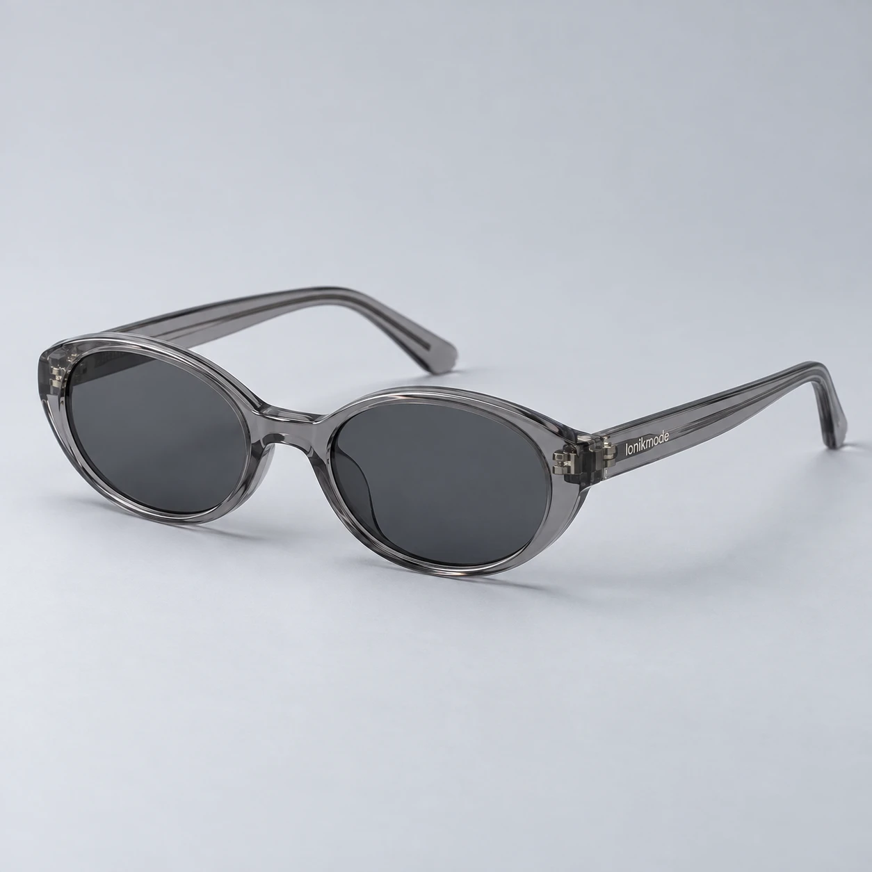 Relay Oval, Transparent gray frame with gray lenses