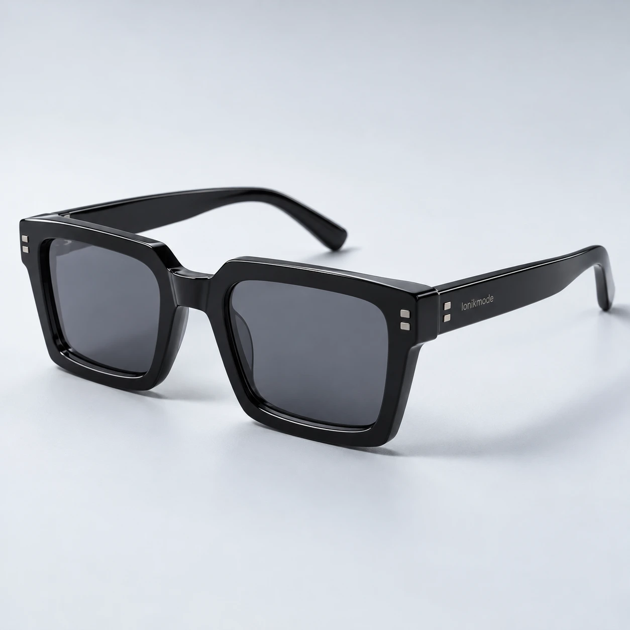 Module Square, Black frame with gray lenses