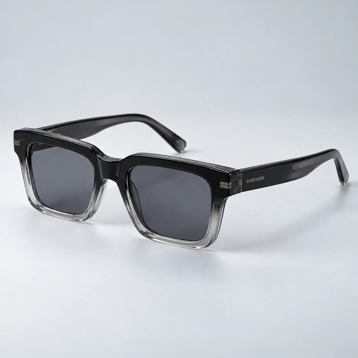 Strata Square, Black / transparent gray frame with gray lenses